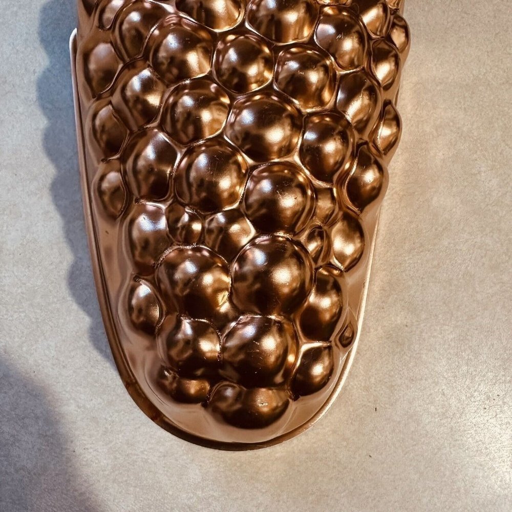 Copper Color Aluminum Grapes Design Jello Mold Wall Hanging Farmhouse Décor 4Cup - Picture 6 of 13